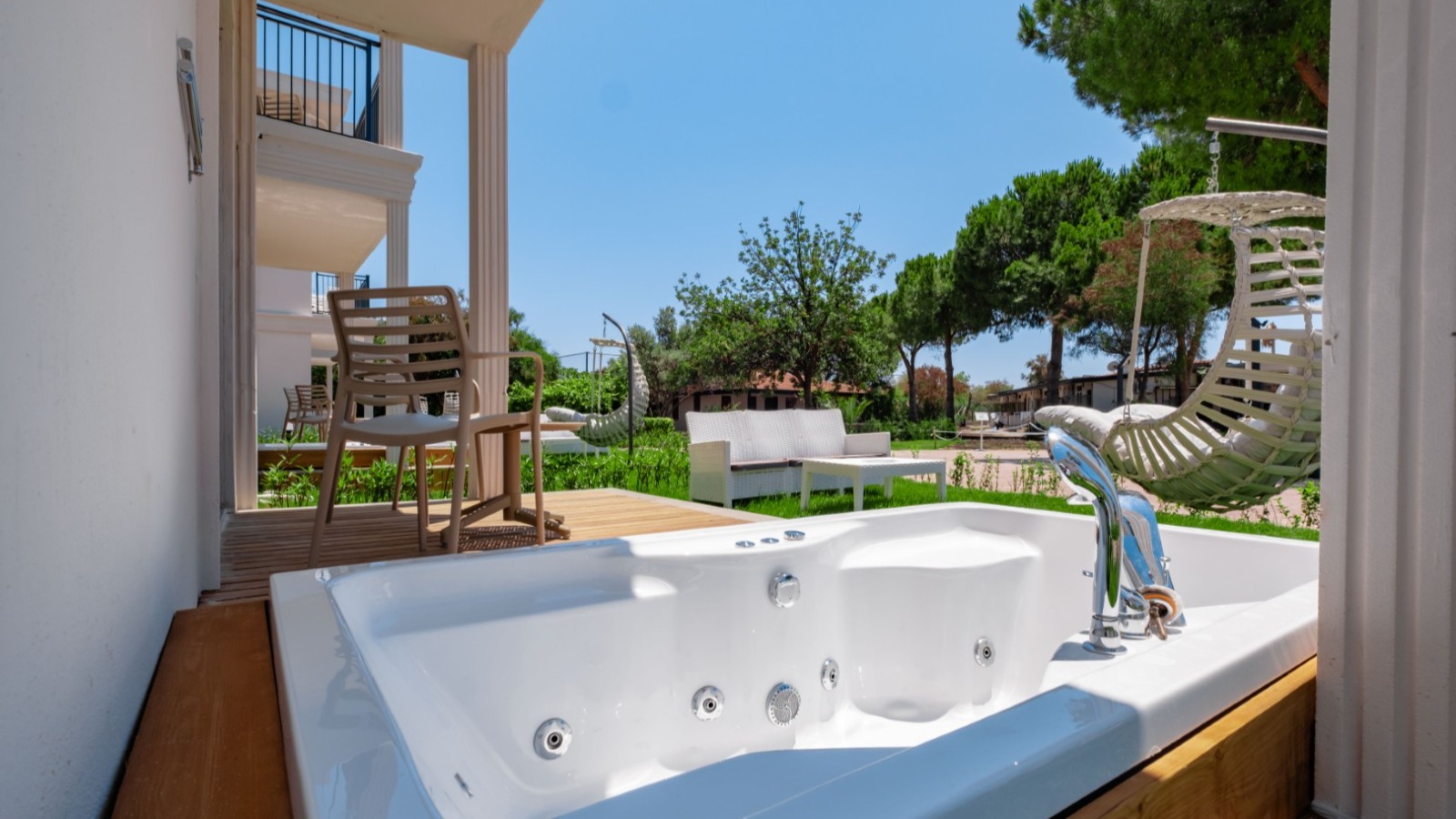 Selectum Large Garden Jacuzzi