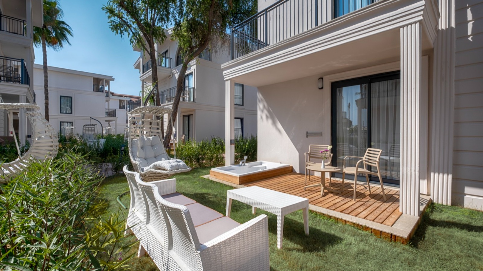 Selectum Garden Jacuzzi