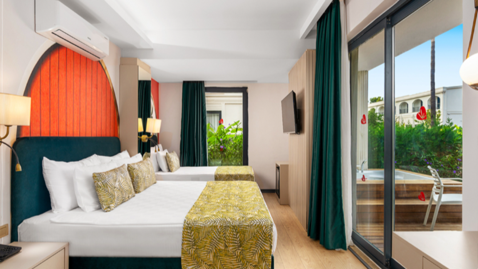 Selectum Garden Jacuzzi